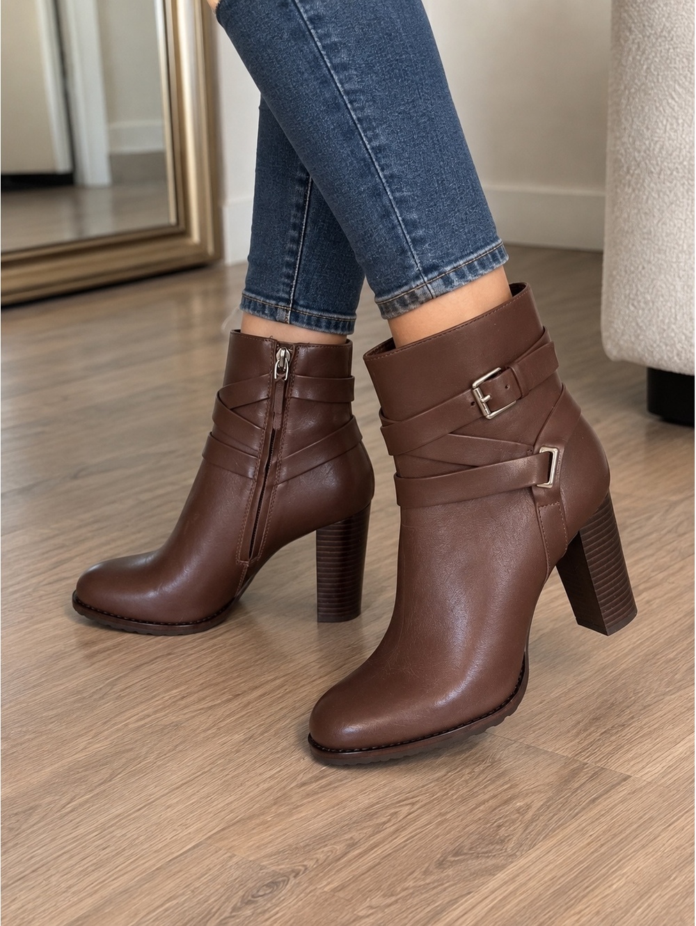 NWT Lauren Ralph Lauren Brown Leather Ankle Boots Heels Size 5B EU 35